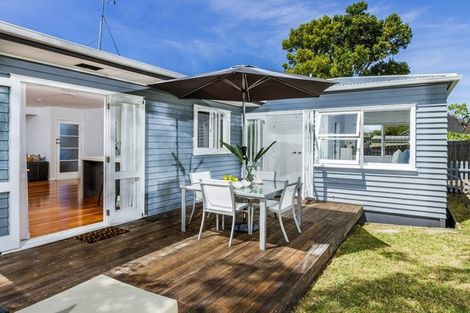 Photo of property in 20 Lynden Avenue, Hillcrest, Auckland, 0627