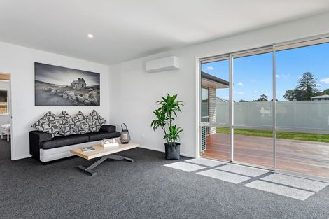 Photo of property in 13 Kakariki Drive, Coastlands, Whakatane, 3120