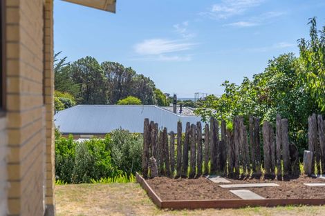 Photo of property in 11 Mountainview Terrace, Otaki Beach, Otaki, 5512