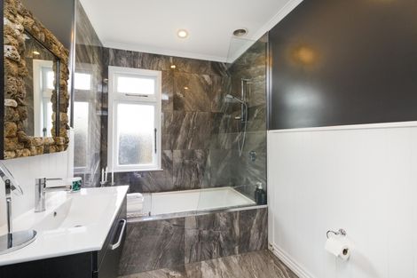 Photo of property in 36 Botanical Road, Takaro, Palmerston North, 4412