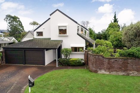 Photo of property in 25 Heathcote Place, Fitzherbert, Palmerston North, 4410