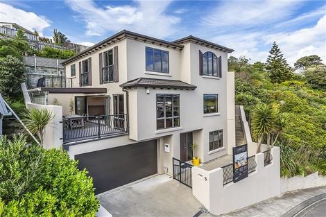 Photo of property in 5 Bunker Way, Strathmore Park, Wellington, 6022