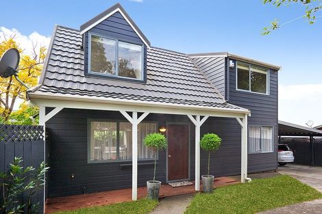 Photo of property in 2/260 Meola Road, Point Chevalier, Auckland, 1022