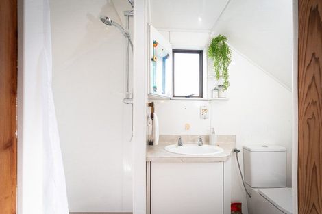 Photo of property in 104 Tauhinu Road, Miramar, Wellington, 6022