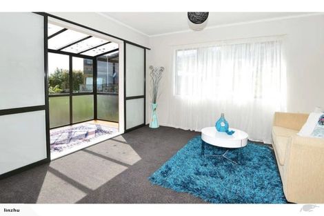 Photo of property in 91c Wade River Road, Stanmore Bay, Whangaparaoa, 0932