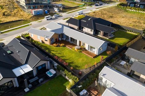 Photo of property in 8 The Heights Avenue, Wanaka, 9305