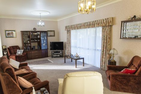 Photo of property in 12 Foxbridge Lane, Conifer Grove, Takanini, 2112