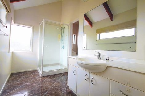 Photo of property in 8a Seaside Avenue, Waterview, Auckland, 1026