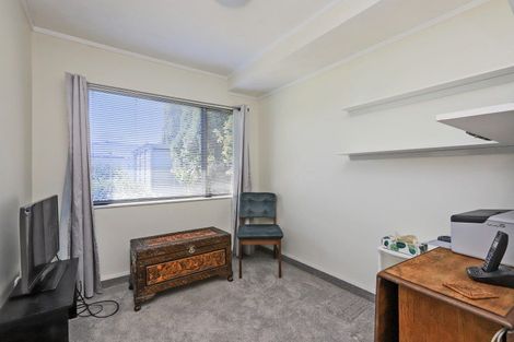 Photo of property in 21 Hyatt Grove, Greenmeadows, Napier, 4112