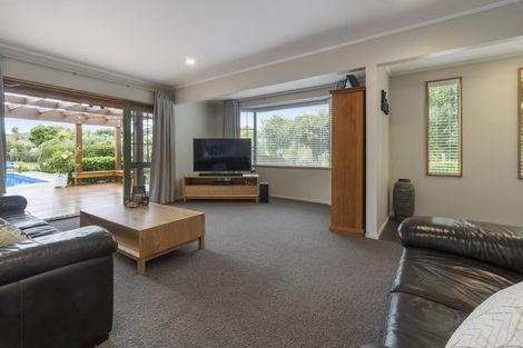Photo of property in 79 Sunny Crescent, Huapai, Kumeu, 0810