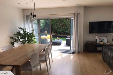 Photo of property in 2/4 Heath Avenue, Northcote, Auckland, 0627