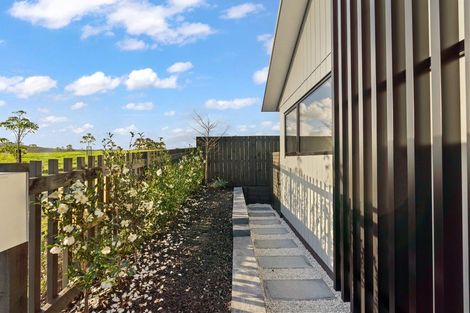 Photo of property in 98 Huanui Drive, Wainui, 0992