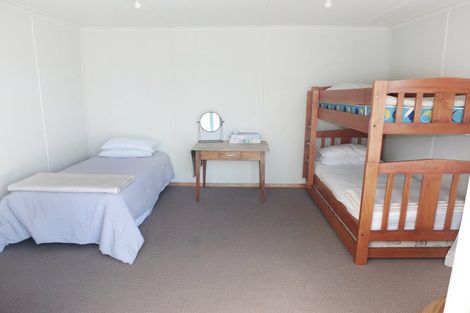 Photo of property in 38 Pratt Avenue, Foxton Beach, Foxton, 4815