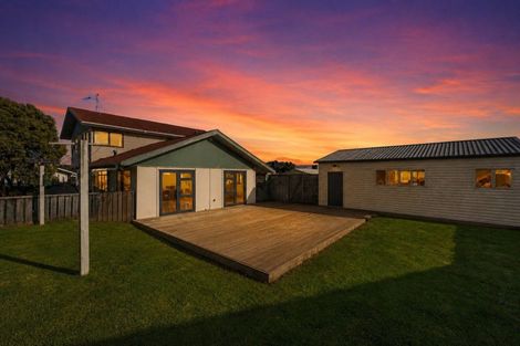 Photo of property in 8 Arnold Grove, Paraparaumu Beach, Paraparaumu, 5032