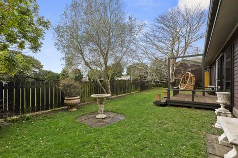 Photo of property in 9 Warden Place, Mangere Bridge, Auckland, 2022