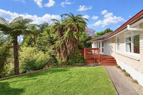 Photo of property in 18 Totara Drive, St Andrews, Hamilton, 3200