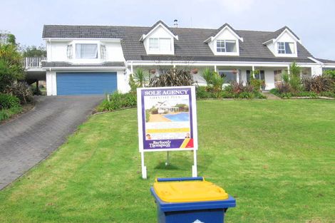 Photo of property in 13a Pounamu Avenue, Greenhithe, Auckland, 0632