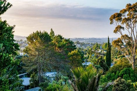 Photo of property in 32 Deane Avenue, Titirangi, Auckland, 0604