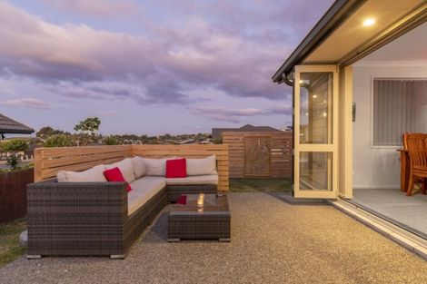 Photo of property in 2 Damien Place, Ohauiti, Tauranga, 3112