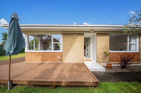 Photo of property in 2/15 Lynette Place, Mangere, Auckland, 2022