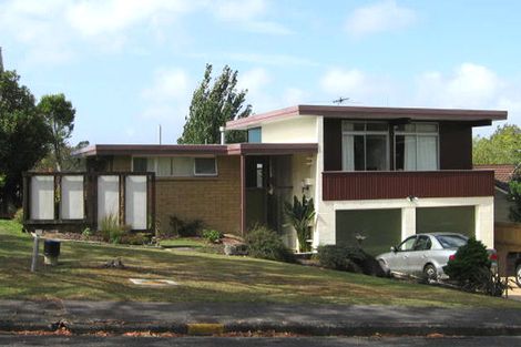 Photo of property in 27 Manhattan Heights, Glendene, Auckland, 0602