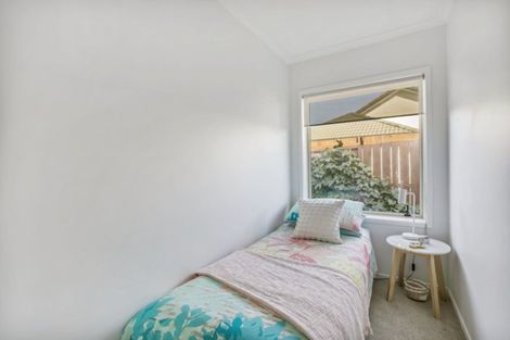 Photo of property in 12 Araroa Place, Papamoa Beach, Papamoa, 3118