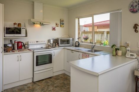 Photo of property in 2 Fuller Close, Levin, 5510