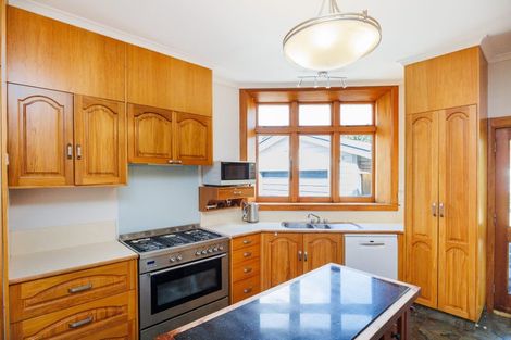 Photo of property in 15 Miro Street, Takaro, Palmerston North, 4410