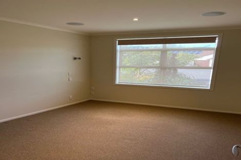 Photo of property in 18 Pukemere Way, Pukerua Bay, 5026