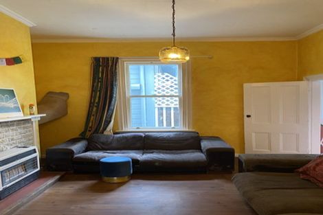 Photo of property in 137 Glenmore Street, Kelburn, Wellington, 6012