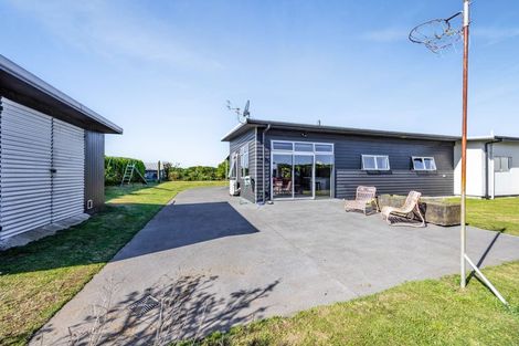 Photo of property in 5674 Mountain Road, Normanby, Hawera, 4673