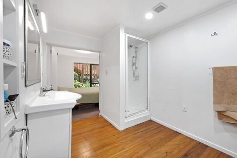 Photo of property in 39a Evelyn Road, Cockle Bay, Auckland, 2014