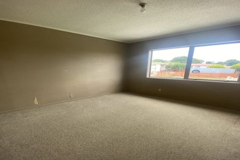 Photo of property in 16 Palmers Road, Clendon Park, Auckland, 2103