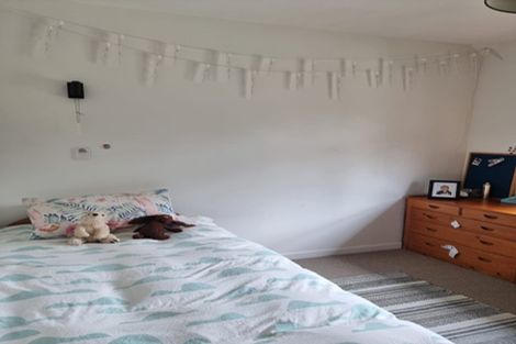 Photo of property in 18a Taungata Road, York Bay, Lower Hutt, 5013