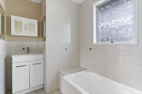 Photo of property in 44 Chislehurst Street, Henderson, Auckland, 0612