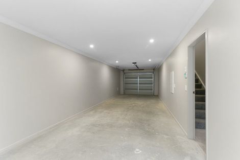 Photo of property in 16 Brindle Way, Newlands, Wellington, 6037