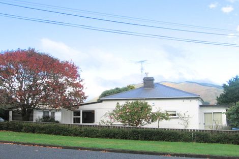 Photo of property in 14 Utauta Street, Waikanae, 5036