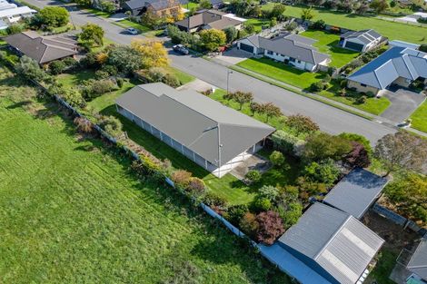 Photo of property in 4 Carrington Drive, Carterton, 5713