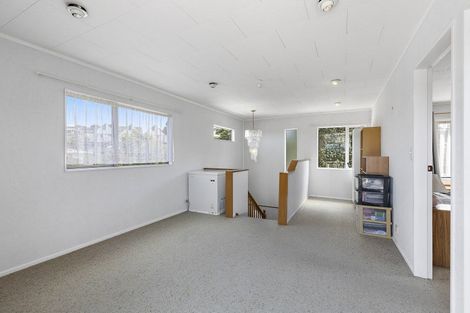 Photo of property in 4 Aramoana Place, Maupuia, Wellington, 6022