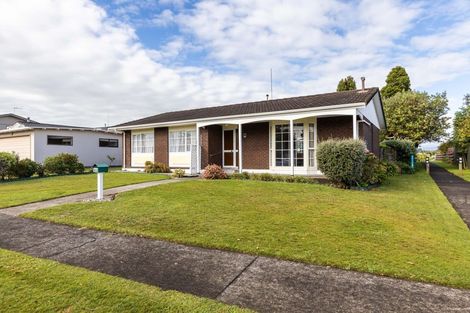 Photo of property in 42 Branch Road, Highlands Park, New Plymouth, 4312