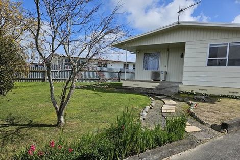 Photo of property in 39 Raglan Avenue, Cloverlea, Palmerston North, 4412