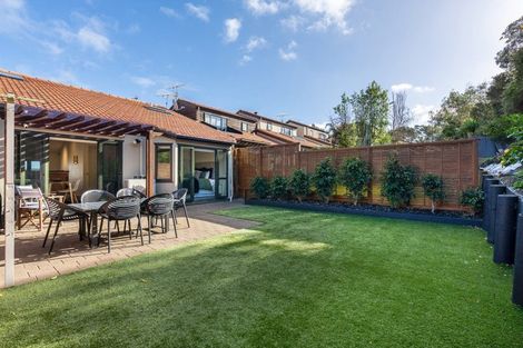 Photo of property in 10/8 Tobago Place, Sunnynook, Auckland, 0620