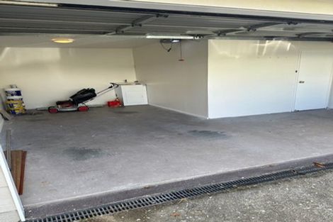 Photo of property in 1/9 Santiago Crescent, Unsworth Heights, Auckland, 0632