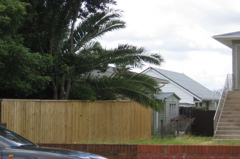 Photo of property in 45 Archibald Road, Kelston, Auckland, 0602