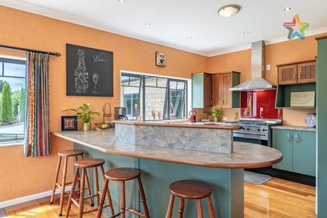 Photo of property in 6a Marua Palm Grove, Timberlea, Upper Hutt, 5018