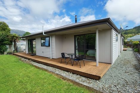 Photo of property in 22 Tramway Street, Ross, 7812