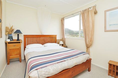 Photo of property in 491 Waikawa-curio Bay Road, Curio Bay, Tokanui, 9884