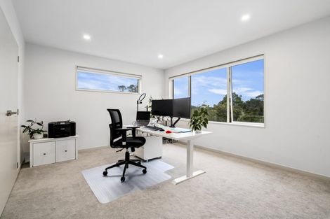 Photo of property in 15 Nola Road, Oratia, Auckland, 0604