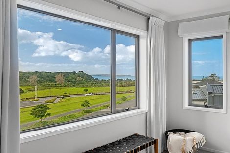 Photo of property in 79 Te Oneroa Way, Long Bay, Auckland, 0630