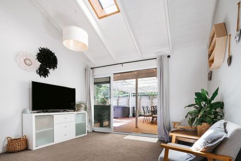 Photo of property in 15 Claydon Place, Ohope, 3121